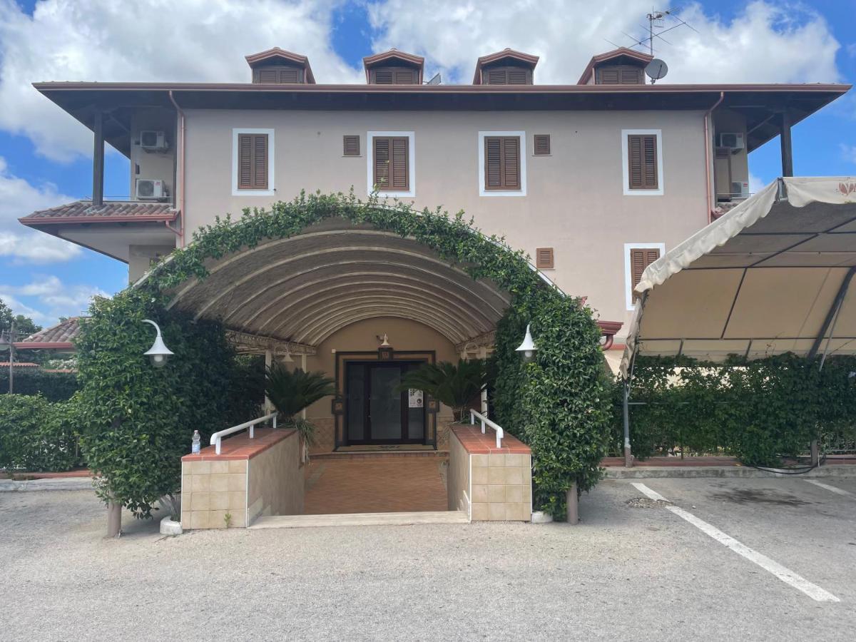 Ninfa hotel Qualiano Esterno foto